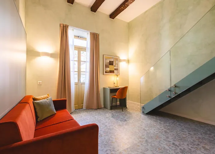 Palazzo Canetti - Piazza Grande - & - Easy Self Check-in 3*