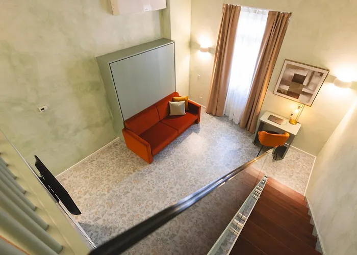 Palazzo Canetti - Piazza Grande - & - Easy Self Check-in Гостевой дом