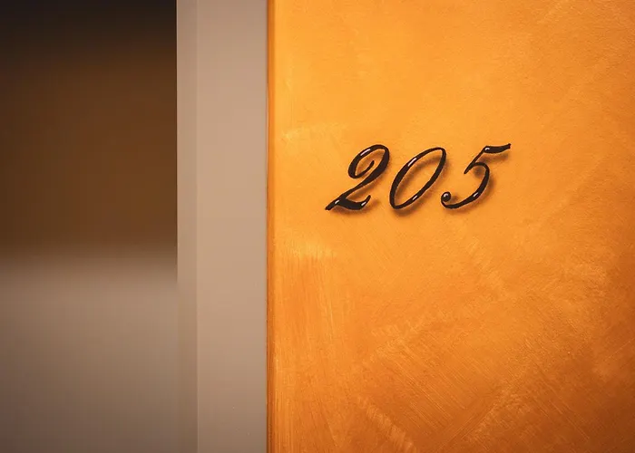 Palazzo Canetti - Piazza Grande - & - Easy Self Check-in ゲストハウス ロカルノ