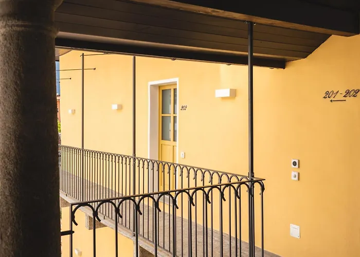 Palazzo Canetti - Piazza Grande - & - Easy Self Check-in 3* ロカルノ