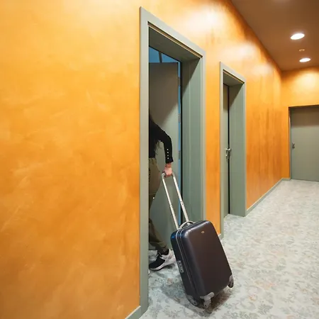 Palazzo Canetti - Piazza Grande - Suites&rooms - Easy Self Check-in 3* Locarno