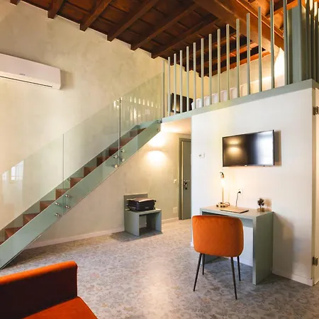 Palazzo Canetti - Piazza Grande - Suites&rooms - Easy Self Check-in