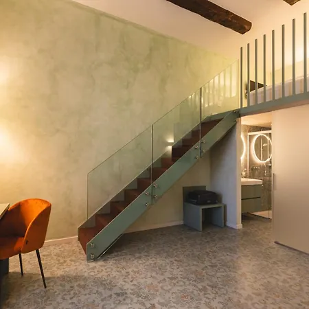 Gasthof Palazzo Canetti - Piazza Grande - & - Easy Self Check-in *