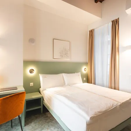 Palazzo Canetti - Piazza Grande - Suites&rooms - Easy Self Check-in Affittacamere Locarno