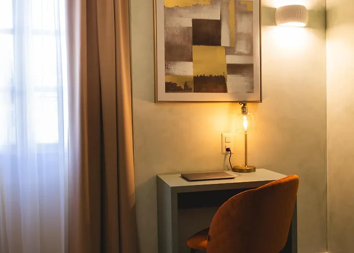 Gasthof Palazzo Canetti - Piazza Grande - & - Easy Self Check-in