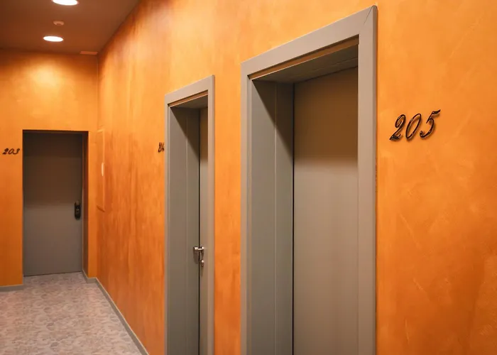 Gasthof Palazzo Canetti - Piazza Grande - & - Easy Self Check-in