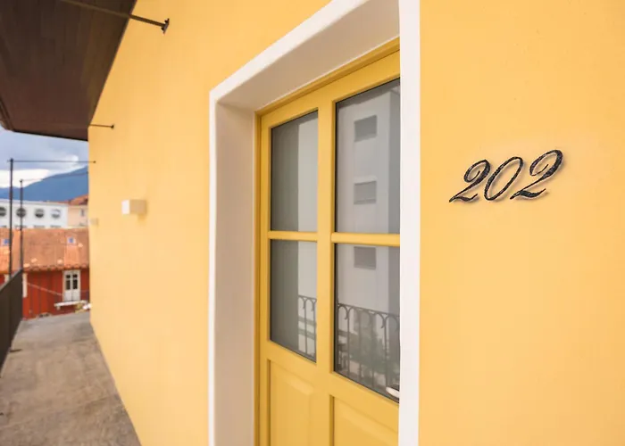 Palazzo Canetti - Piazza Grande - & - Easy Self Check-in 3* Locarno